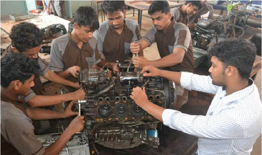 Technician of diesel mechanics